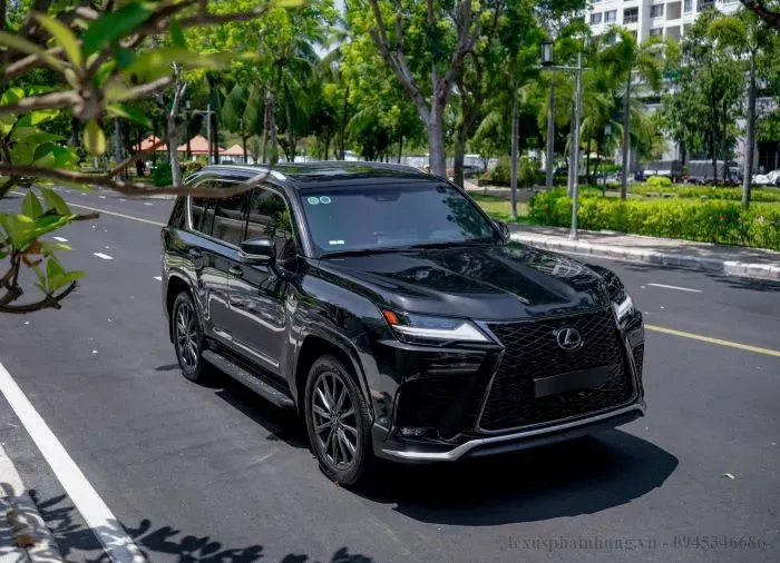 Lexus LX600