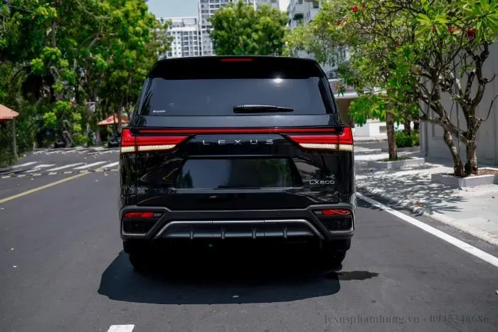 Lexus LX600