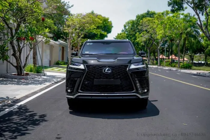 Lexus LX600