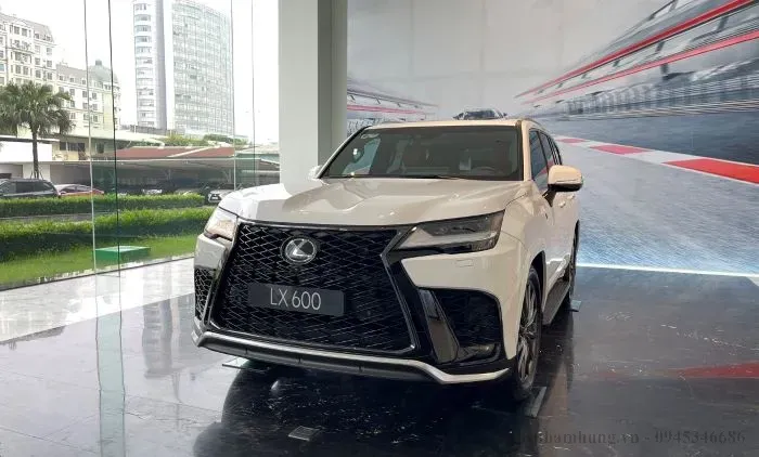 Lexus LX600