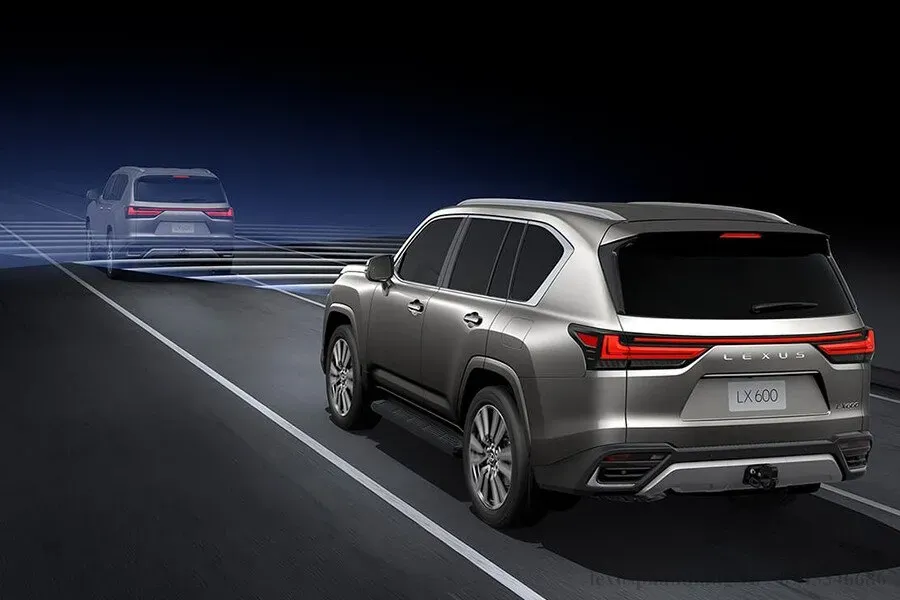 Lexus LX600