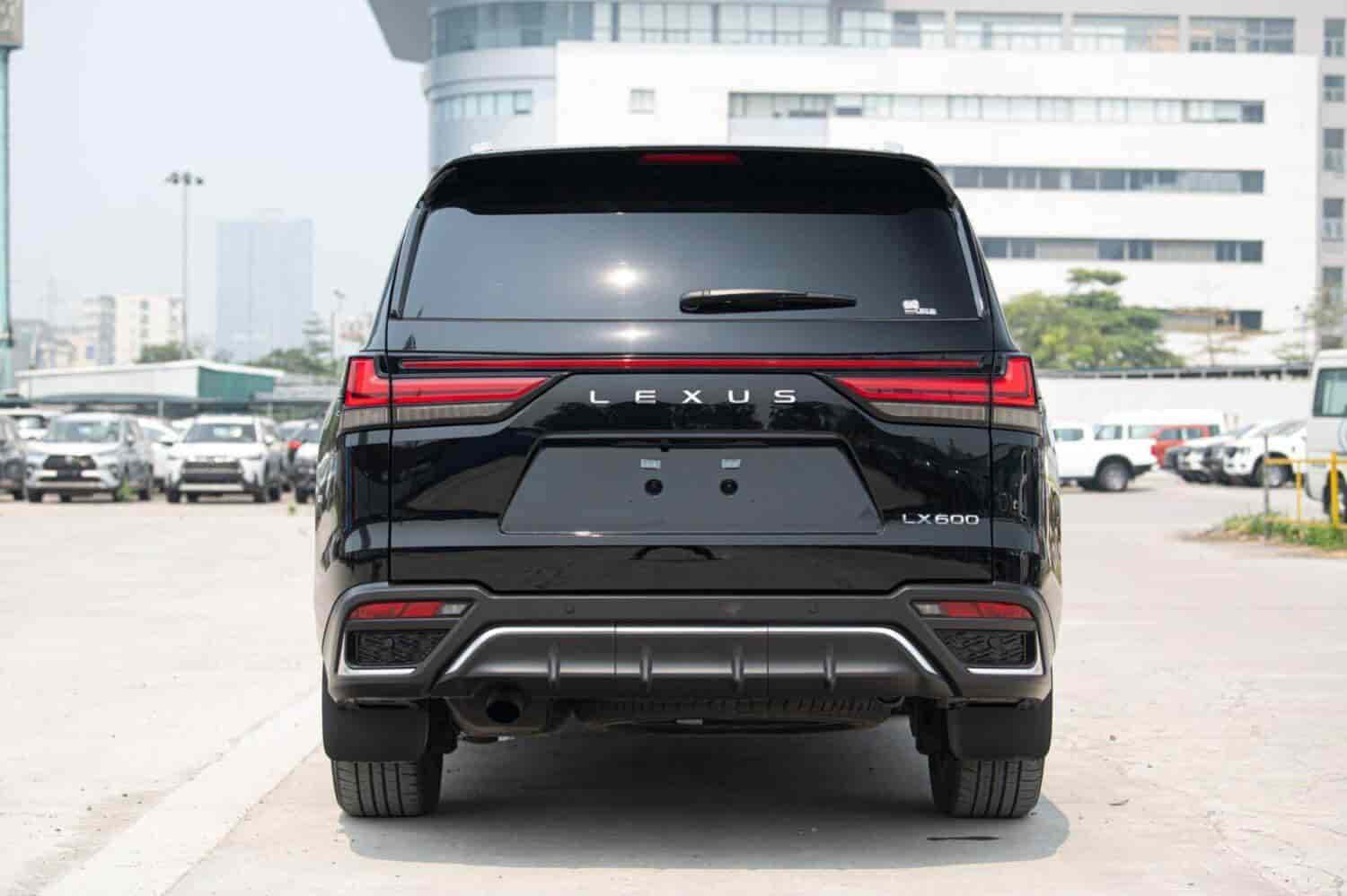 lx600-fsport-hinh-anh-va-thong-so-ky-thuat-8