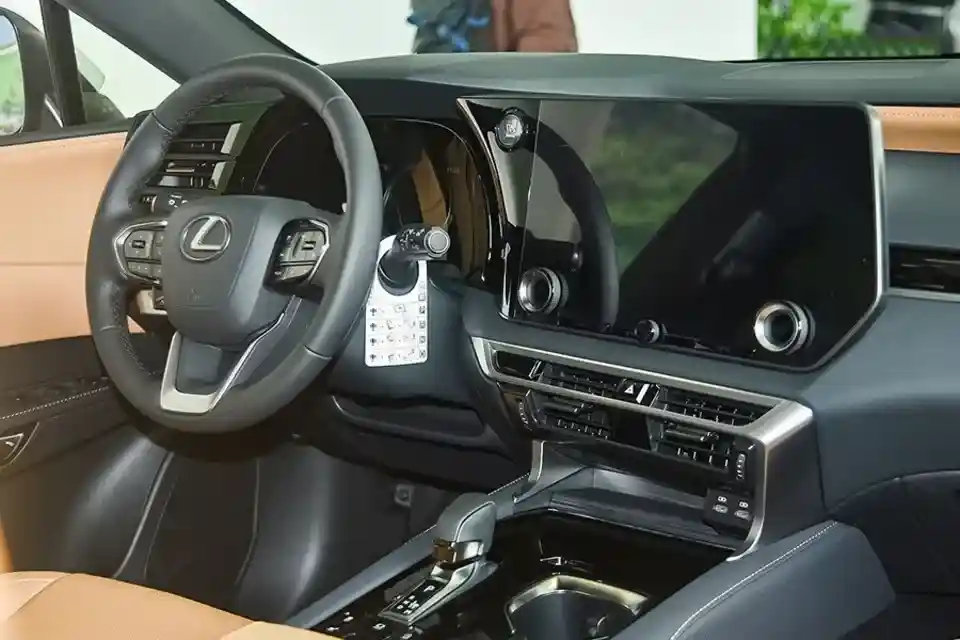rx350-pre-ngoai-that-va-noi-that-lexus-rx350-premium-17